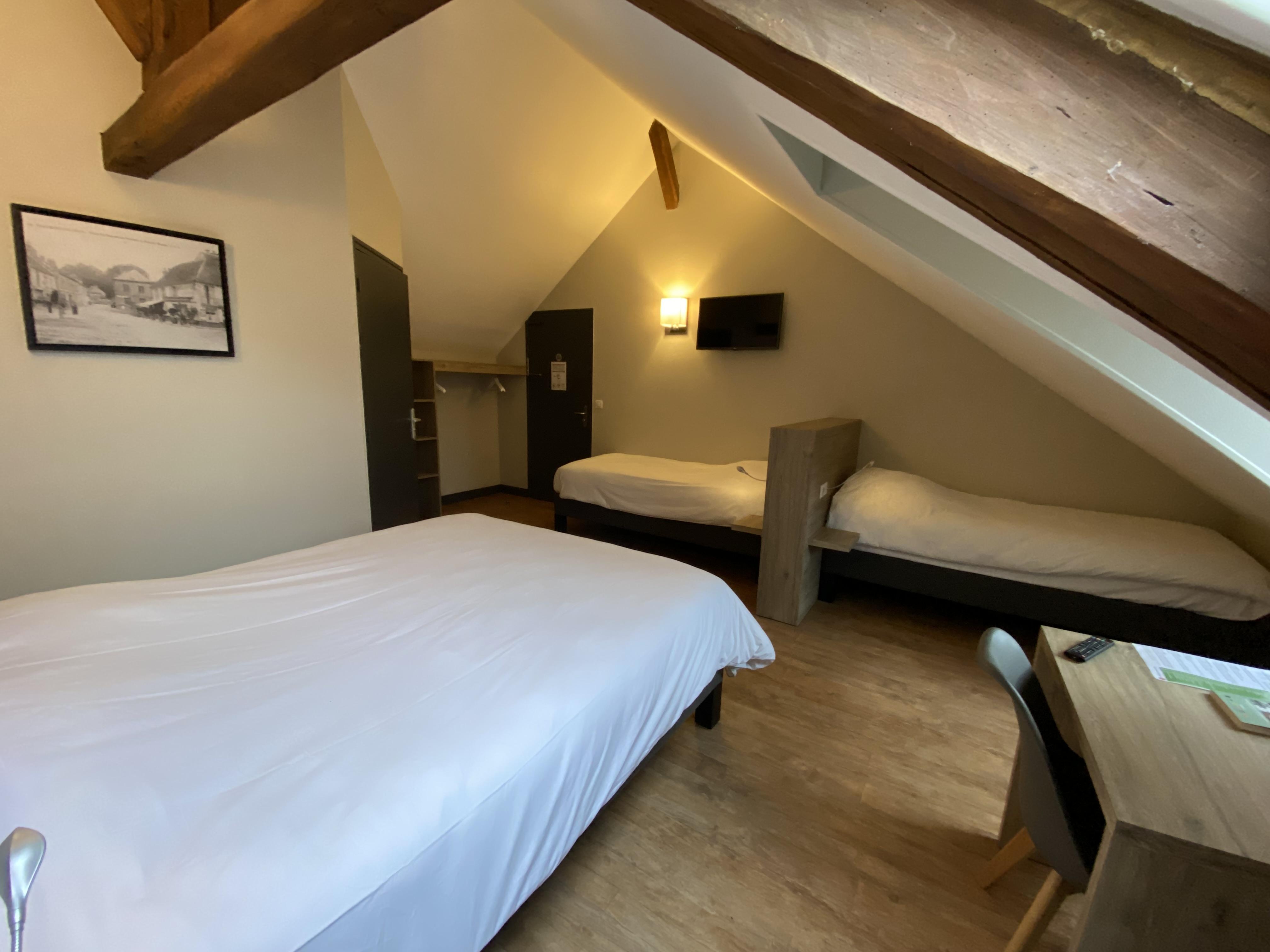 Logis - Hotel & Restaurant Saint Nicolas Chaumont-en-Vexin Eksteriør billede