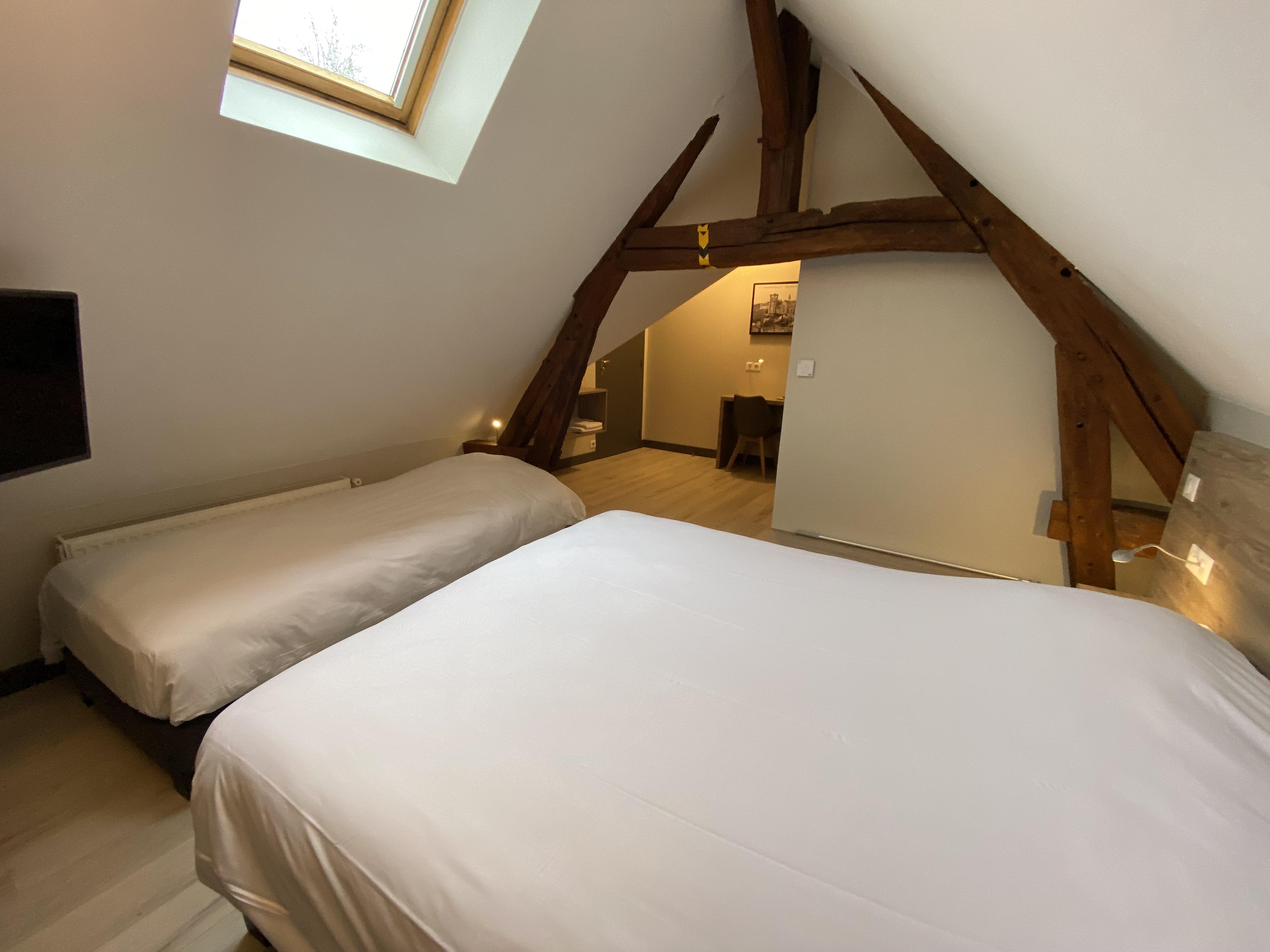 Logis - Hotel & Restaurant Saint Nicolas Chaumont-en-Vexin Eksteriør billede