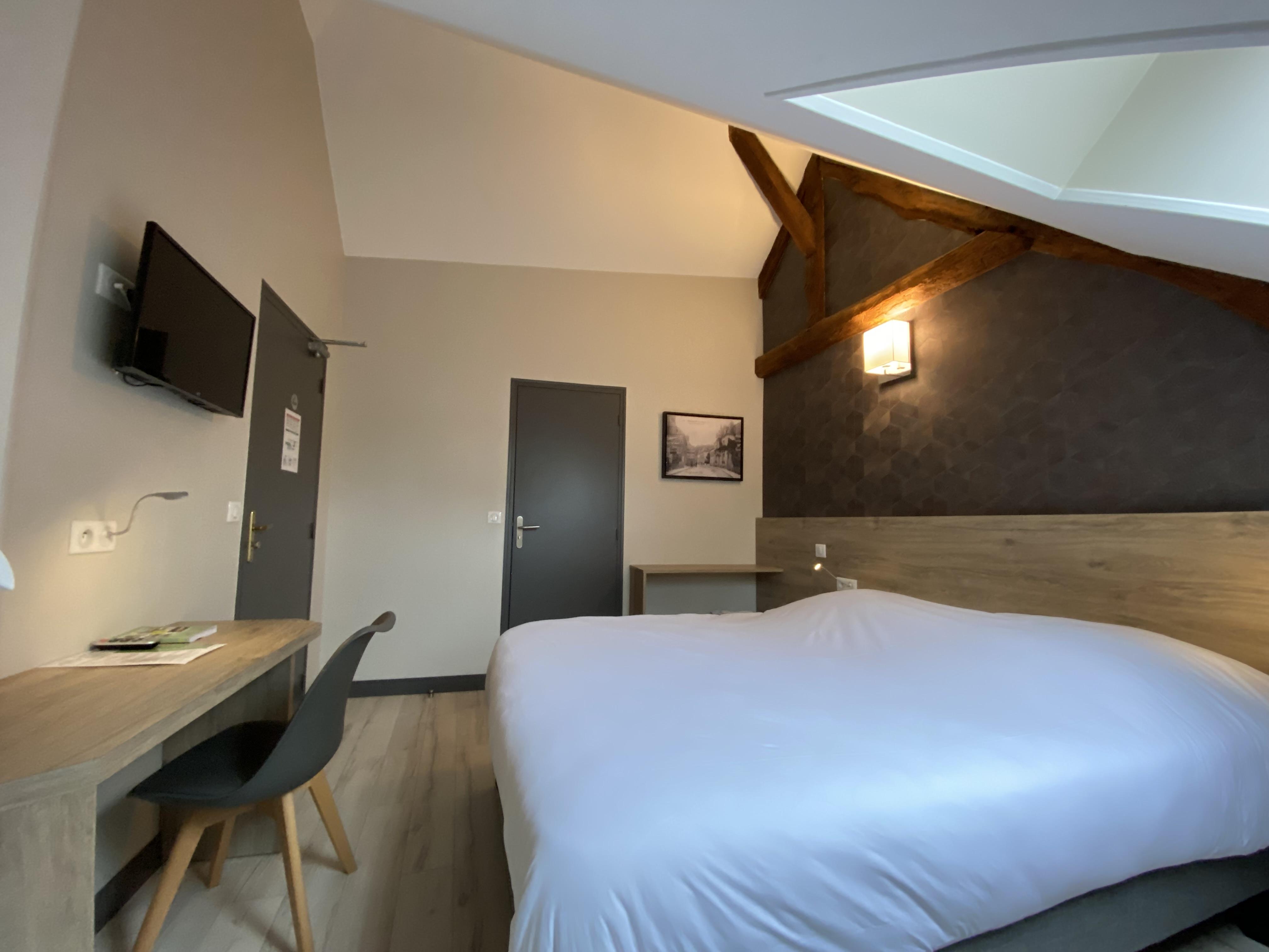 Logis - Hotel & Restaurant Saint Nicolas Chaumont-en-Vexin Eksteriør billede