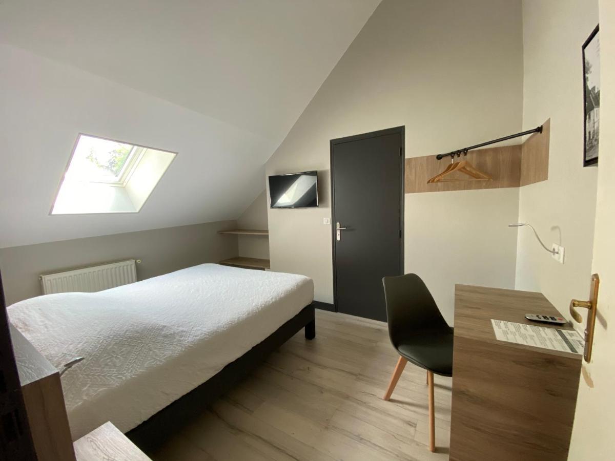 Logis - Hotel & Restaurant Saint Nicolas Chaumont-en-Vexin Eksteriør billede